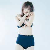 内田理央、"完璧な美ボディ"を大胆に披露♡ 今年一番「感動した」という推し美容液もご紹介