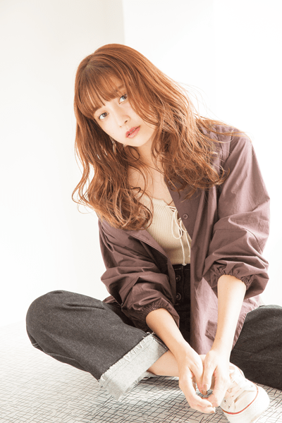 ふとしたしぐさがセクシーに 見えるラッフィなロング