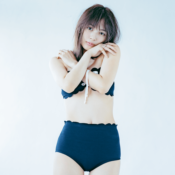 内田理央、"完璧な美ボディ"を大胆に披露♡ 今年一番「感動した」という推し美容液もご紹介