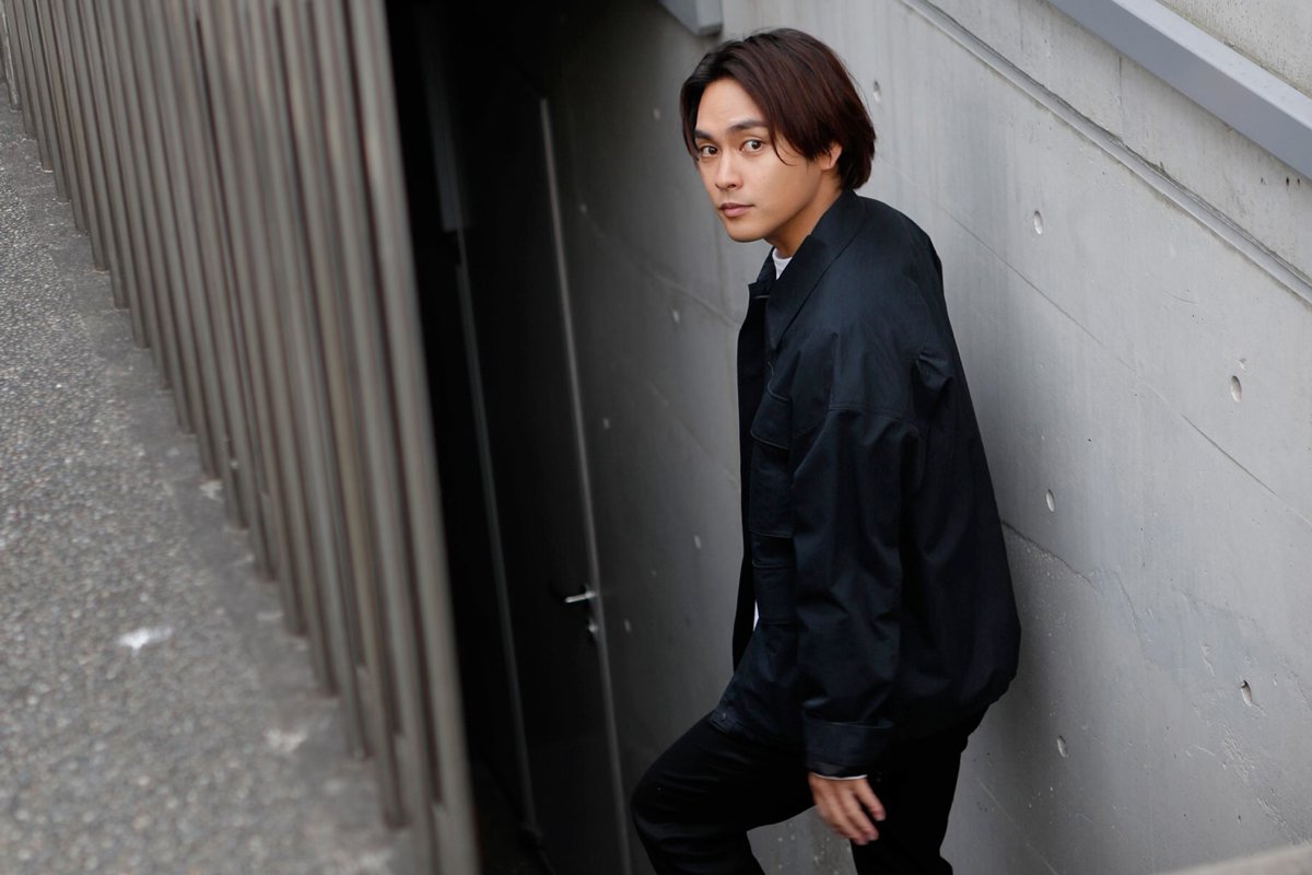 柳楽優弥「必要以上の情報が手に入る現代だからこそ…」海外の現場で