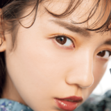 くすみ系がトレンドなのは服だけじゃない！　2020年はメイクだって彩度低めがおしゃれってウワサ♡【日向坂46齊藤京子】