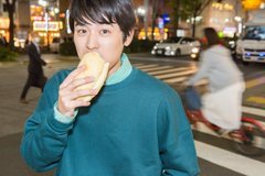 男子はコッペパンがお好き【堀井新太とコンビーフ玉ねぎ(ポテトサラダ入り)編】
