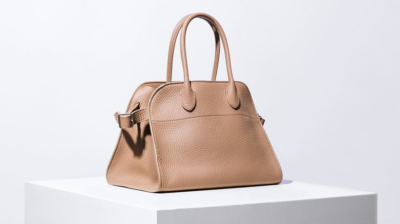 【編集部員の購入品】マルゴーは欲しい時に買え！？ 極限までシンプルなデザインが美しいバッグをご紹介