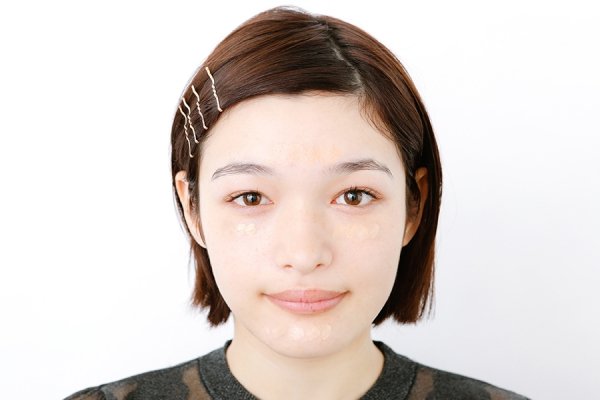 四角顔さんが華奢見えするベースメイクって Ar アール Web