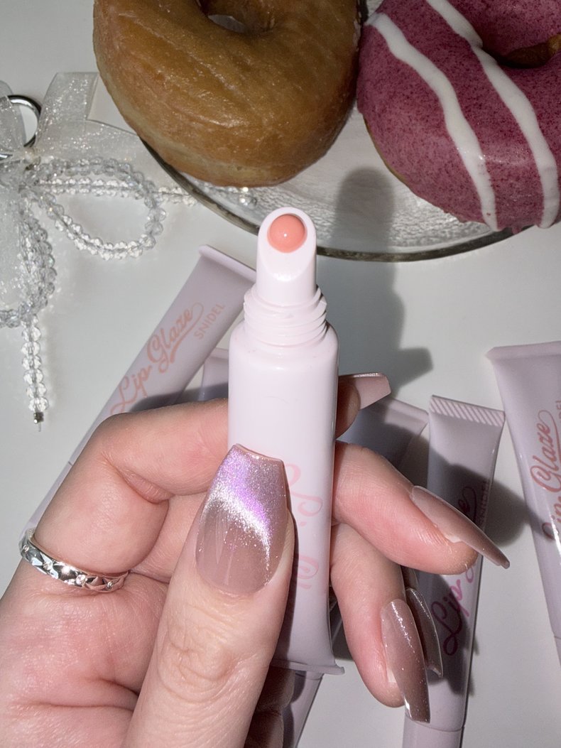 SNIDEL リップ グレイズ レビュー|仕上がり・質感・形状