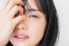 道重さゆみの美しすぎる接近ショットに惚れ惚れ！ニキビの対処法は？美肌キープのコツを語る