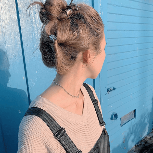 「ヘアアレンジは難しくて絶対ムリ！」って思ってない？　ヘアメイク二人が教える、テクいらずな【簡単ヘアアレンジ】4選