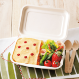 ケチャップで作るドットが可愛い♡彩り豊かなオムライス弁当