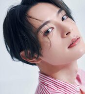 塩野瑛久、この色気の秘密は肌にあり!男子美容や愛用アイテムについて語る「肌が荒れやすい時は…」