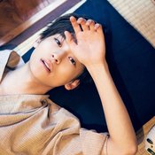高橋文哉の浴衣ショットを激写!畳で横になる姿が「色っぽすぎて悶絶…♡」と話題に