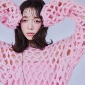 あざとさONでモテ街道まっしぐら♡ハッピーカラー&ほわほわ素材で女子力UP!【甘可愛コーデ】4選