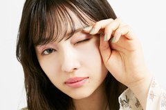 YSLの夏限定！"ホロメイク"がズキュンと洒落すぎ♡♡【村瀬紗英がお試し】