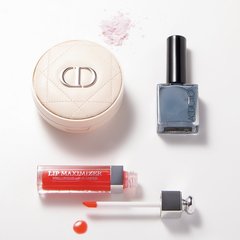 桜田ひより「メイクの仕上げには絶対このパウダー！」売れっ子女優がずっと連れ添いたいと思う【偏愛コスメ】って？