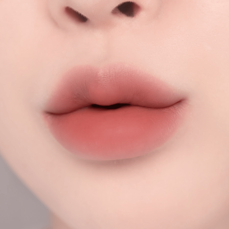 韓国リップの2025秋冬トレンド仕上がりは「ふんわりオーバーリップ」