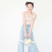 スタイルアップできる服が知りたい♡ 夏ボディを魅力的に見せる【お花トップス×ガーリーワイドデニム】