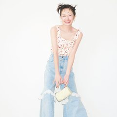 スタイルアップできる服が知りたい♡ 夏ボディを魅力的に見せる【お花トップス×ガーリーワイドデニム】