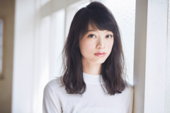 どこまでも自然体。 素髪風のピュア感が すんばらしいミディ