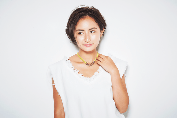 ツイッギーショートにオマージュを捧げたザ・クールビューティ