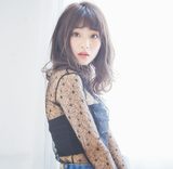 ダークなチュールカールは背伸びした可愛らしさ