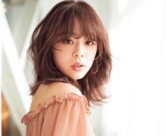 あなたの髪型イケてないかも… コンサバ見えヘアにおフェロを忍ばせるポイントって？