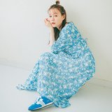 トリンドル玲奈、涼やかブルーワンピで春感マシマシ♡チアフルなのに上品【春の寒色コーデ】