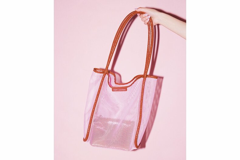 バッグ￥25,600／ポピー リシマン（H3O ファッションビュロー）