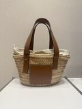 LOEWEのバッグ