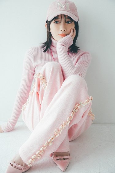 画像・写真】 | 櫻坂46・森田ひかる、＂櫻坂カラー＂の秋ニット