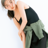 カジュアルなトップスを一気に恋服に♡ 女っぽアイテムを合わせるのがカギ【ギャップ見せデートコーデ】2選