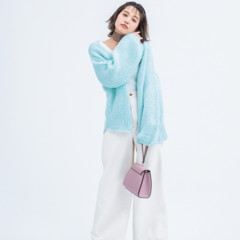 実はデニムよりも使えるかも…？！　あんまり知らないハイウエスト白パンの着まわし力がすごい！