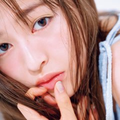 「男の子が触れたくなる肌になれるんじゃないかな」”薄膜メイク”の生みの親【HM河嶋希のベスト肌アイテム】