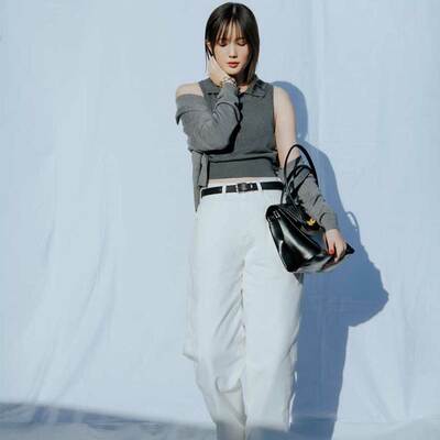 本田翼、白デニムを華麗に着こなし「バルーンでちょっとゆるっとするのが好き」余白にきゅん♡【大人カジュアルデニムコーデ】