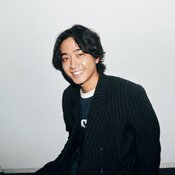 舞台『怖い絵』に出演の佐藤寛太にインタビュー!「偶然近所で…」演出・鈴木おさむとの意外な接点とは?プライベートもチラリ