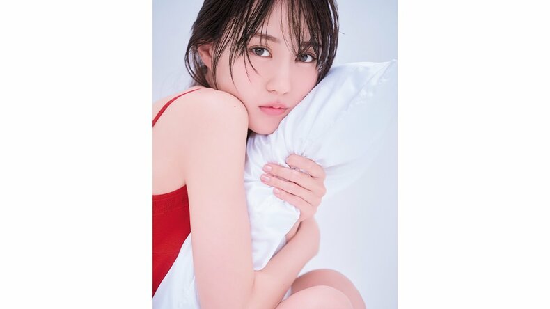 賀喜遥香「最近自分の中で”ブルーブーム”が続いてまして」かっきーが着こなす【トレンド春コーデ】2選