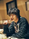 おでんを食べる神尾楓珠さん。撮影：中野修也(TRON)