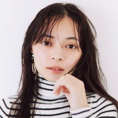 アンニュイな目線にドキッ♡即イマドキ顔になれる【グレージュメイク】HOW TO