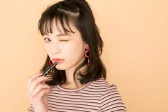 あげるの、チョコだけでいいの？カレをとろけさせる「生チョコリップ」テク♡