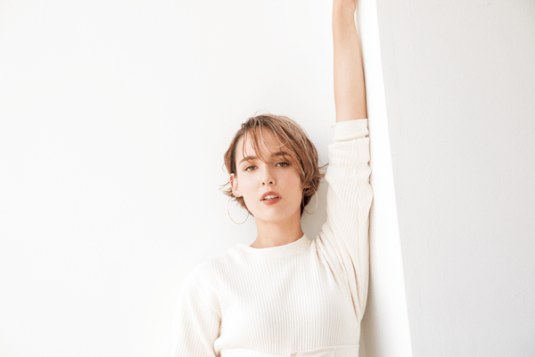 かき上げヌーディショートで ちょっぴりモードなニュアンス