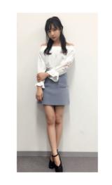 定番オフショルをピリッと攻略