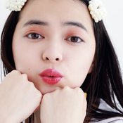 上國料萌衣、ちゅう顔の可愛さがレベチ!!夏はやっぱり、ちゅるちゅる赤リップが良き♡