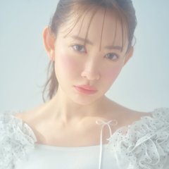 小嶋陽菜の美しいデコルテに憧れる♡普段から心がけていることやマストアイテムまでたっぷりご紹介