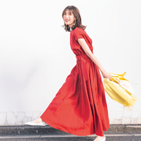 春だ！デートだ！お散歩だー！　思わず彼がちょっと歩こ？って誘いたくなるハッピーオーラは赤ワンピでまとえ