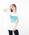 パンツ¥13,900/マルディメクルディ(ムシンサ ジャパン) ピアス¥2,750/mimi33(サンポークリエイト) サンダル¥ 7,920/ランダ Tシャツ /スタイリスト私物