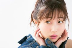 悶えちゃうくらい可愛くなれると噂のルナソルのマカロンシャドウで春のまなざしに♡