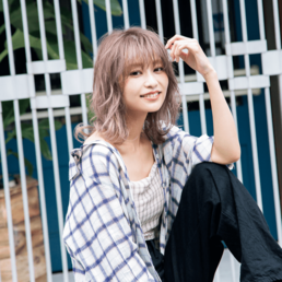 おしゃれと色気の両立は『ほつれ』にあり！？   モテもトレンドも外せない女子に打ってつけのミディはこちら♡