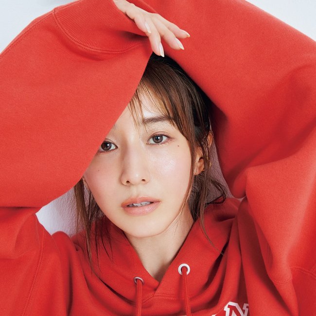 田中みな実「ピンクトーンなのに腫れぼったくならなくて…」秋の最推しシャドウパレットとは？【田中みな実セレクト・秋コスメ】5選