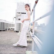夏のお散歩デート服の正解はこれ!スニーカーで抜け感を♡きょんこが着こなす【オールホワイトコーデ】