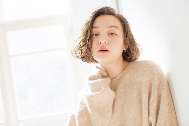 しっとり、なのに軽ふわ♥触りたくなるレディなボブ