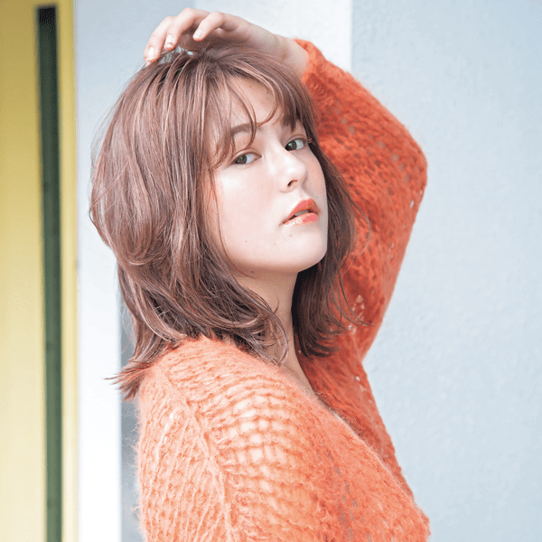 その絶壁や輪郭のお悩み…、美人シルエットが叶うトレンドミディで解決しましょ♡