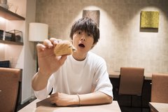 男子はコッペパンがお好き【佐野勇斗と素焚糖あんバター編】